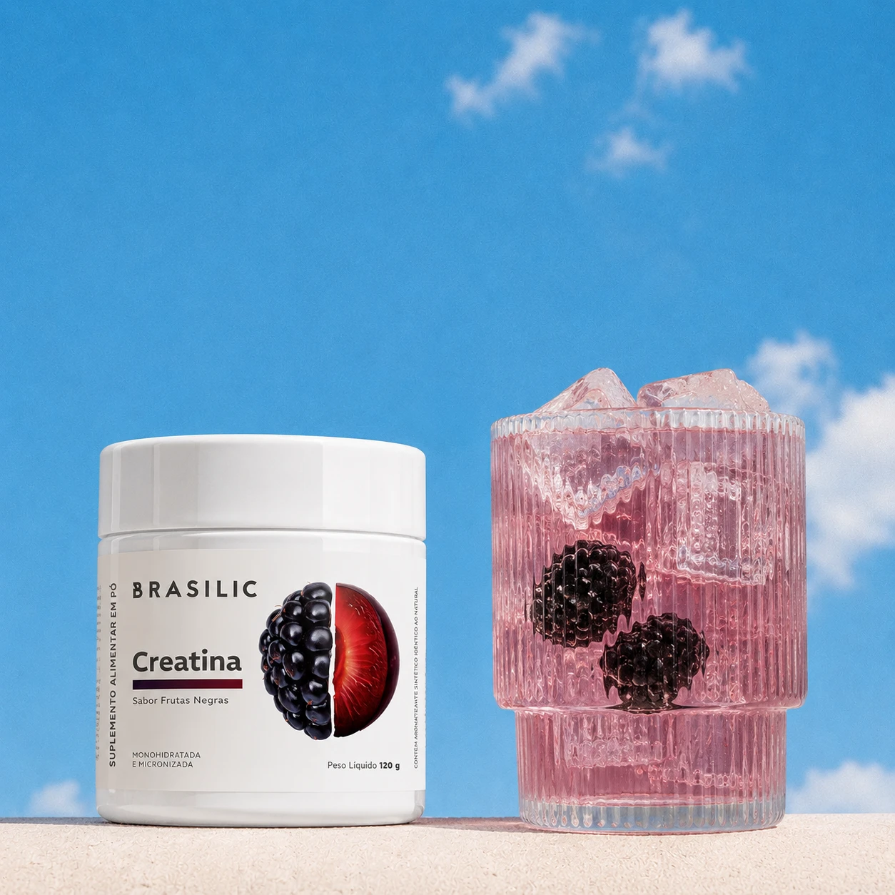 Creatina Frutas Negras preparada com bebida gelada